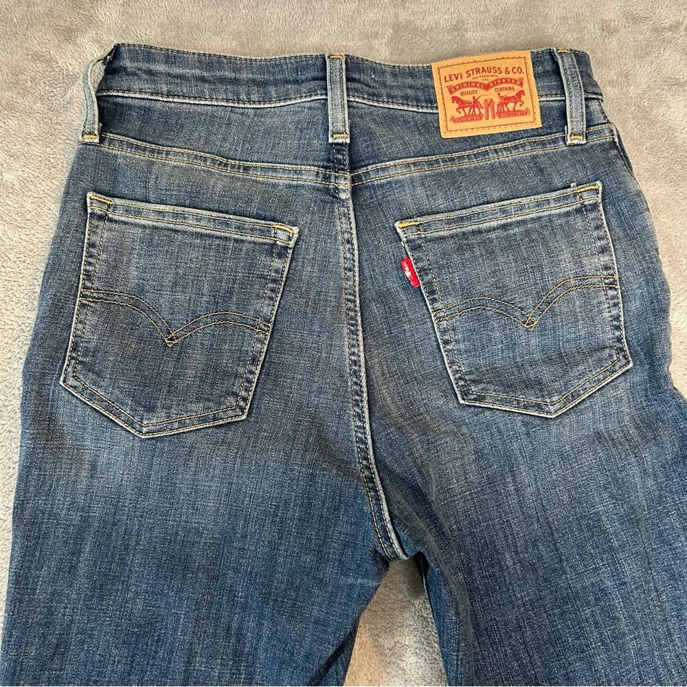 725 High Rise Bootcut Women's High Rise Wide Legs Levis Jeans Color Blue Size 28 - Picture 8 of 16
